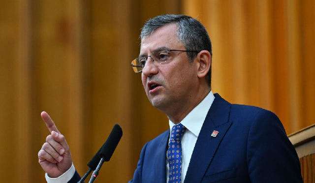 özgür özel